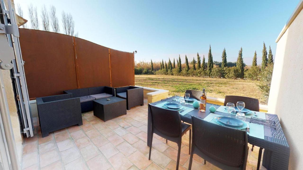 Le Mas De Guiguite Mézoargues Exteriör bild