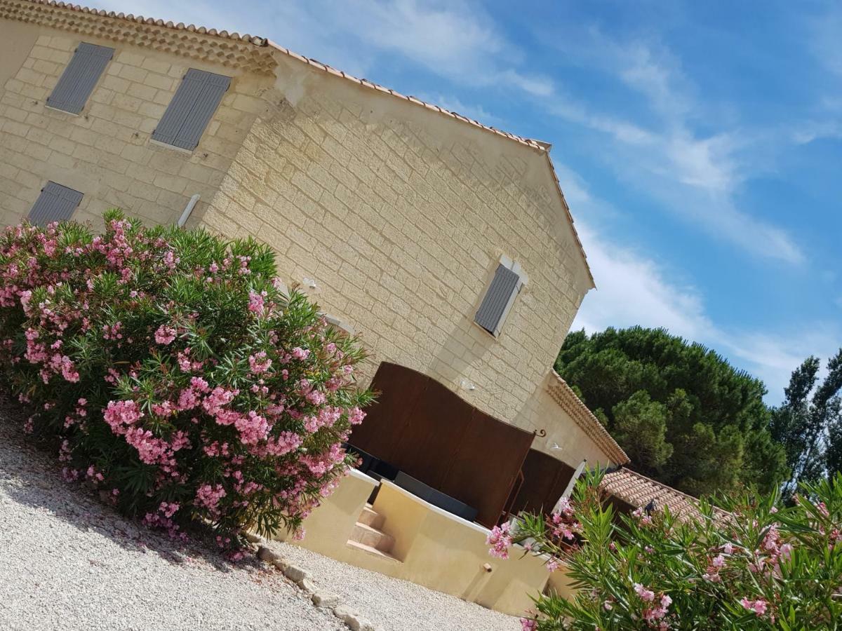 Le Mas De Guiguite Mézoargues Exteriör bild